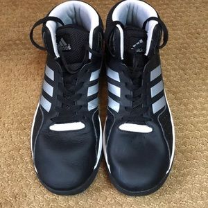 Used Adidas Basketball Shoes! Women’s 7!
